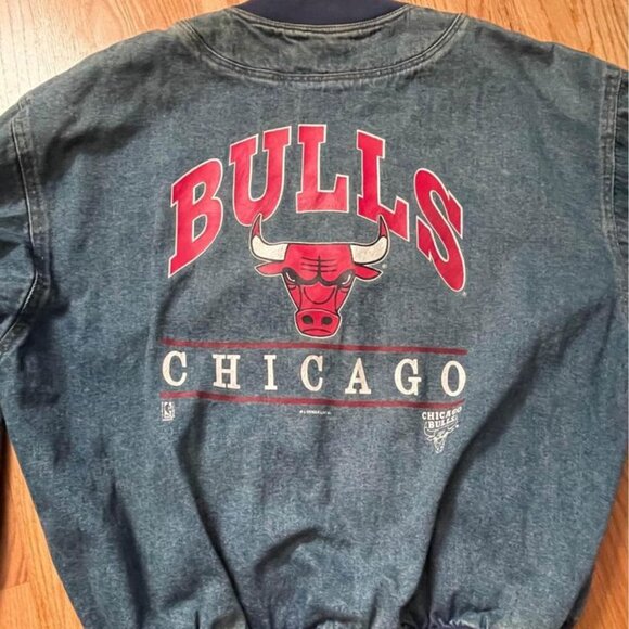 Vintage 1993 Chicago Bulls Zip Up Jean Jacket By Locker Line Sports Size Large - Picture 1 of 6